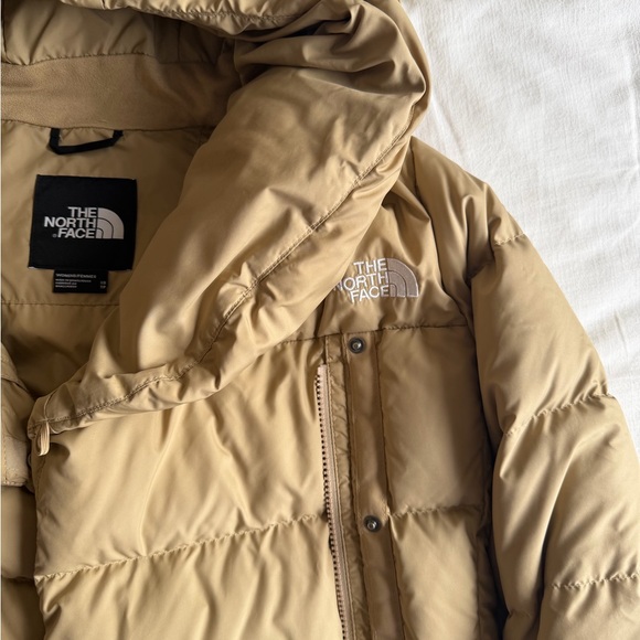 The North Face Women's Khaki Puffer Jacket - Picture 3 of 6